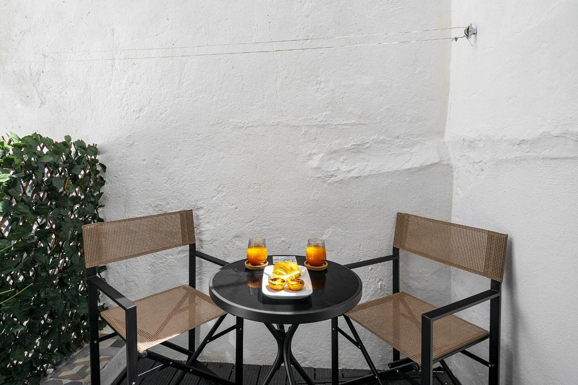 Whome Stylish Family Residence In The Heart Of Chiado Lisboa Kültér fotó
